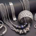 वास्तविक बनाम बनावट चांदी: 6 सोप्या मार्गांनी घरी चांदीची सत्यता कशी तपासायची