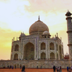 “ते उत्तरासाठी नाही घेऊ शकत नाहीत,” परदेशी पर्यटक आपला आग्रा अनुभव शेअर करतो आणि तो प्रत्येकासाठी धडा का आहे