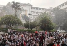 वसतिगृहाच्या वॉर्डनकडून होणाऱ्या छळाचा बीजेएमसीच्या विद्यार्थ्यांचा निषेध, इतर मागण्या डीनकडे सादर