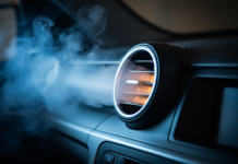 दररोज सकाळी धुके विंडशील्ड? हे सोपे डॅशबोर्ड निराकरण सर्वकाही बदलते