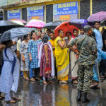 पश्चिम बंगालमध्ये फेज 2 मध्ये 91.66% मतदानाची नोंद झाली, जिल्ह्यांमध्ये तुरळक हिंसाचार नोंदवला गेला