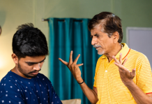 तुमच्या मुलाच्या “वाईट वर्तन” मागे 7 लपलेले अर्थ जे पालकांना माहित असले पाहिजेत