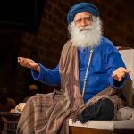 “तुमच्या मुलाचे बॉस बनू नका”: पालकत्वाची चूक सद्गुरू पालकांना सावध करतात