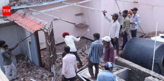 PCMC ने फुगेवाडी येथील हुच दुर्घटनेतील आरोपींशी संबंधित बेकायदेशीर निवासी बांधकाम पाडले | पुणे बातम्या