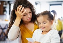 आपण एक frazzled पालक आहात? हे जाणून घेण्याचे 4 मार्ग आणि काय मदत करू शकते
