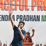 झुरळ जनता पार्टी रात्रभर निषेध: अभिजीत दिपके दावा करतात की अधिकाऱ्यांनी जंतरमंतरवर पाणी, वीज तोडली